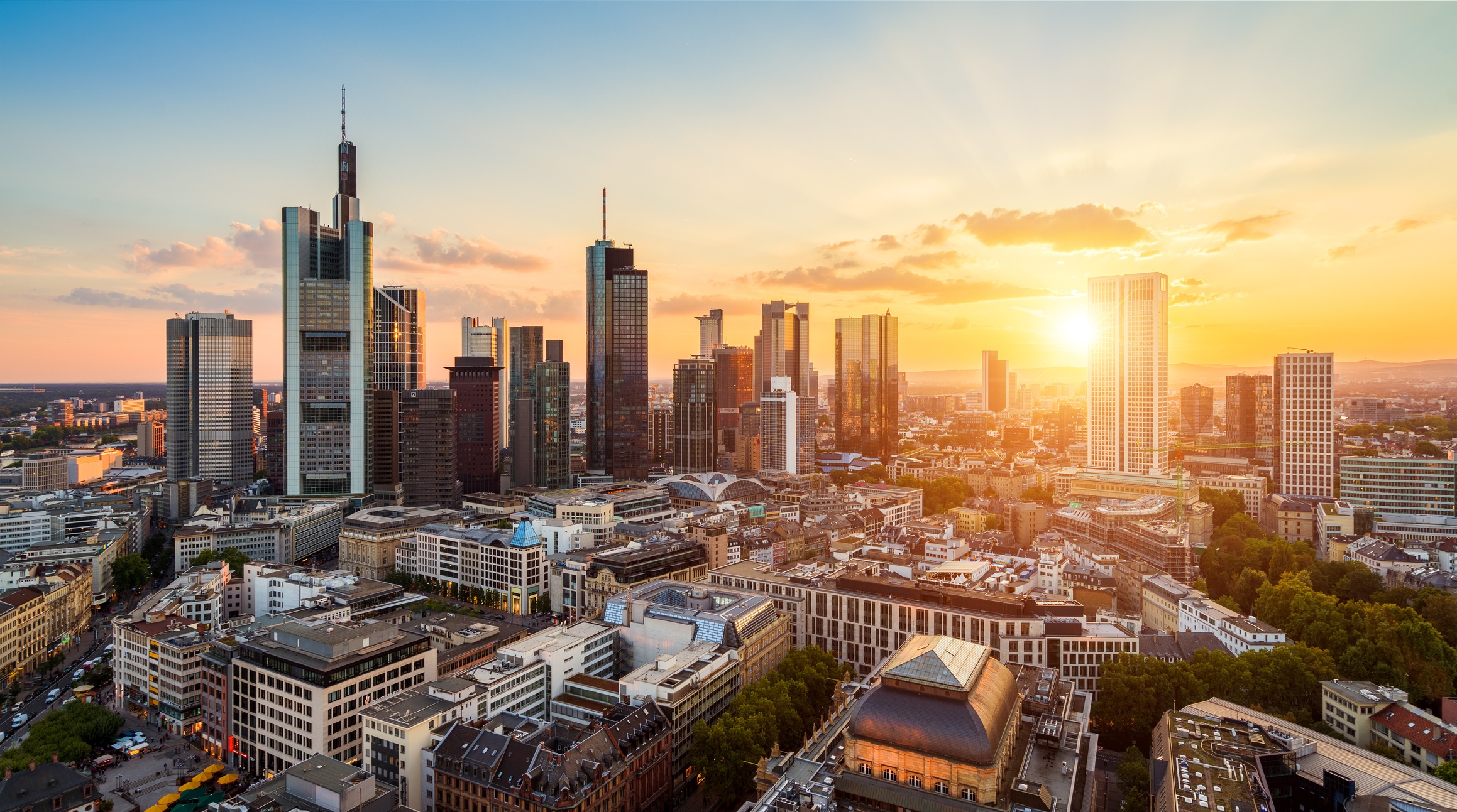 Busy city image with buildings